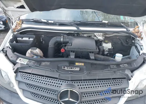 2016 Mercedes-Benz Sprinter 2500 High Roof z USA, uszkodzony, nr VIN WD3PE8DD4GP248761